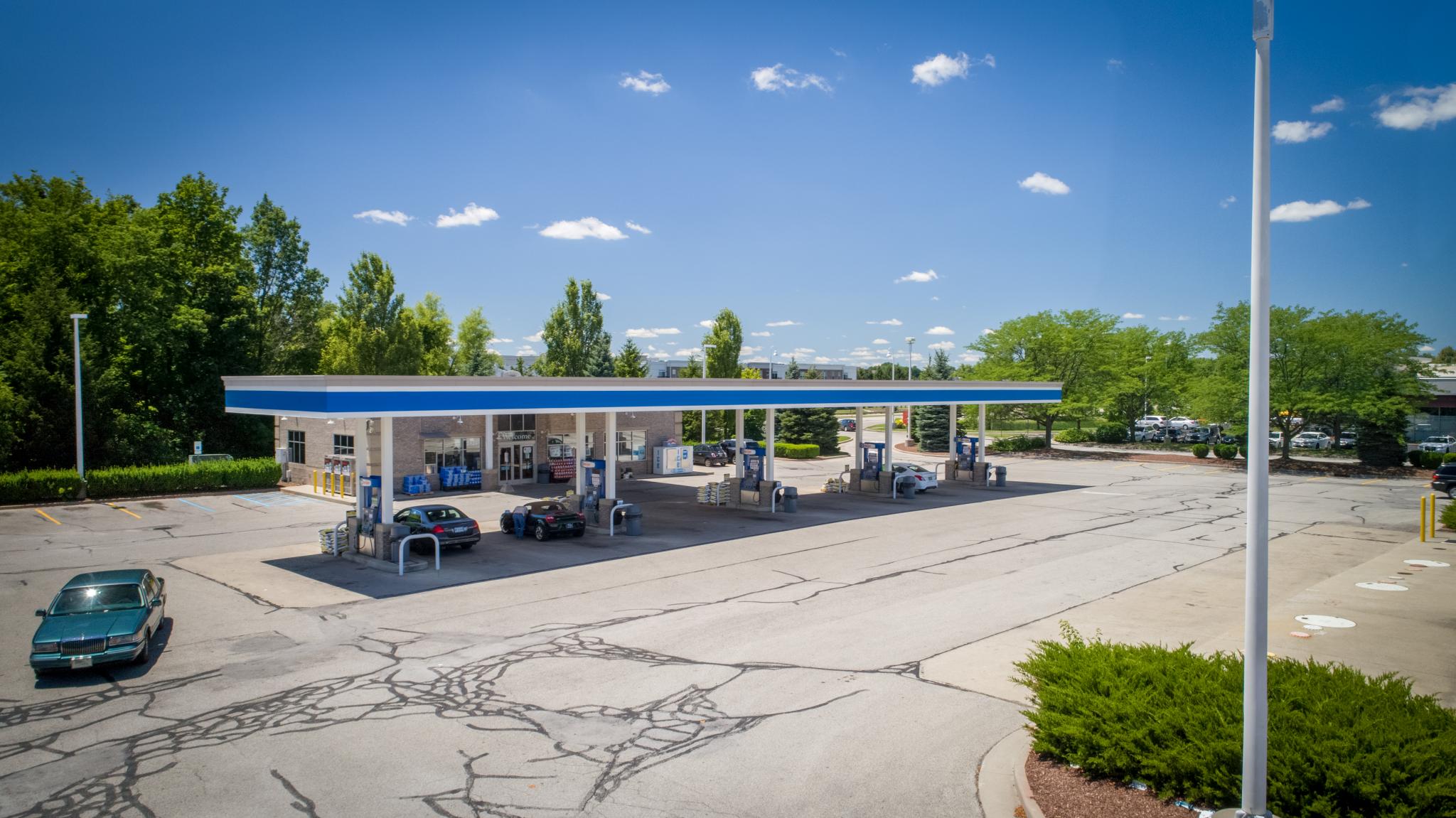 photo of a gas station